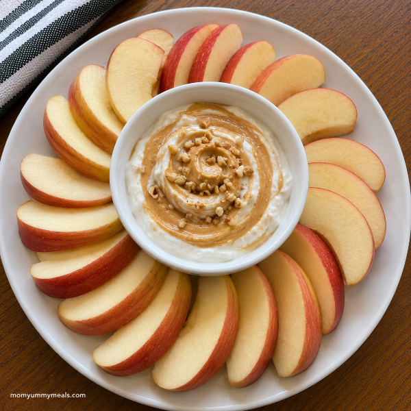 Apple slices with Greek yogurt peanut butter dip
