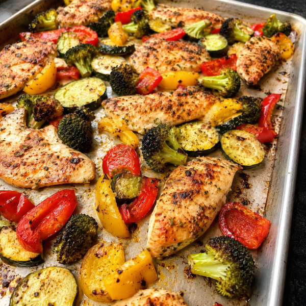 Sheet pan chicken with roasted broccoli zucchini and bell peppers